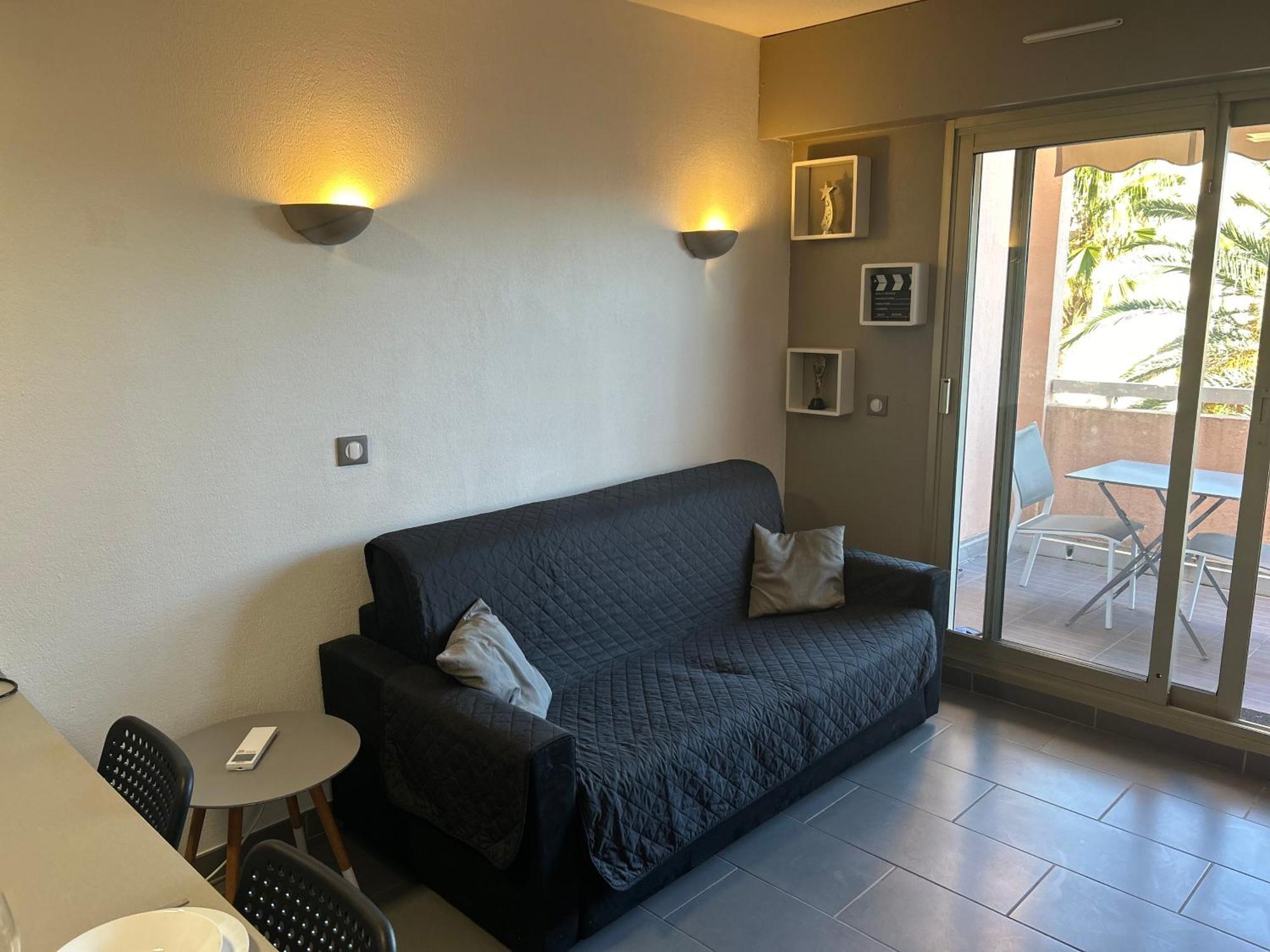 Apartment Golfe Juan Joli F2 Clim Piscine A 5 Minutes De La *