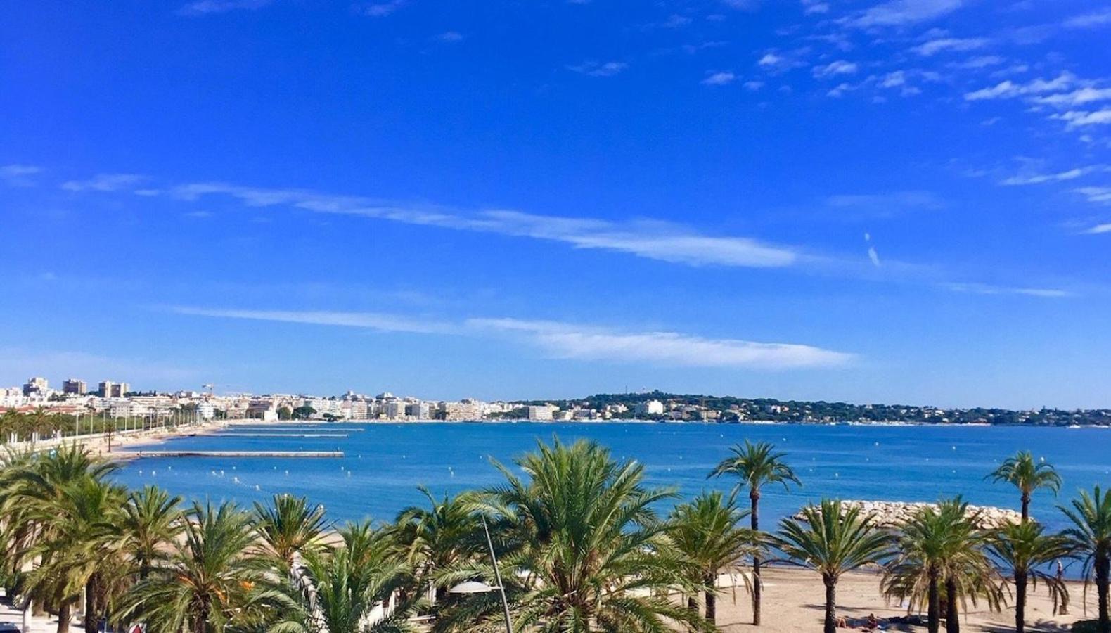 Apartment Golfe Juan Joli F2 Clim Piscine A 5 Minutes De La