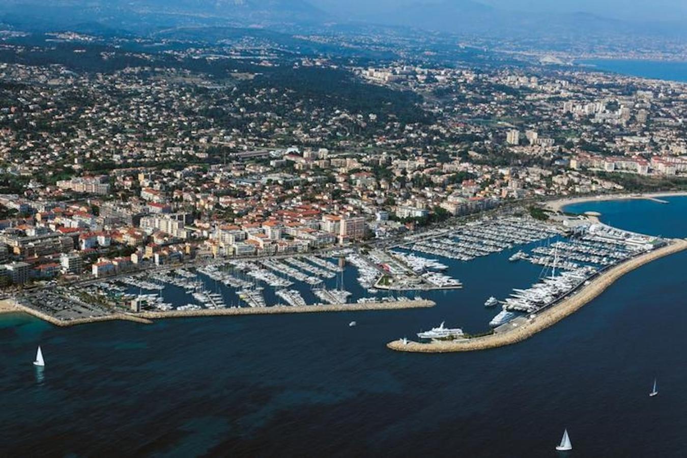 Apartment Golfe Juan Joli F2 Clim Piscine A 5 Minutes De La Vallauris