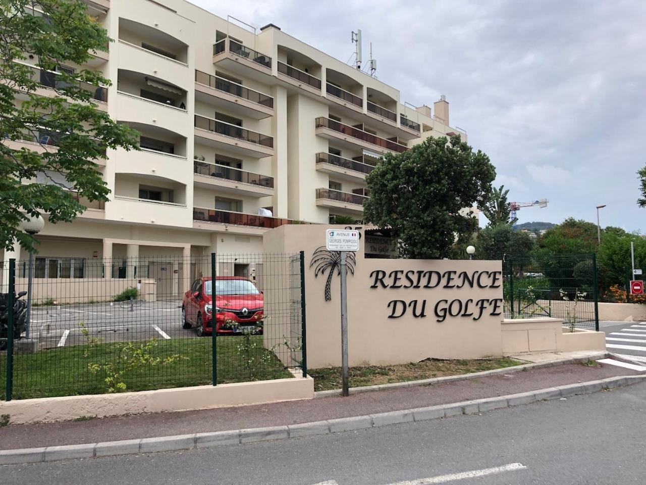 Golfe Juan Joli F2 Clim Piscine A 5 Minutes De La Apartment